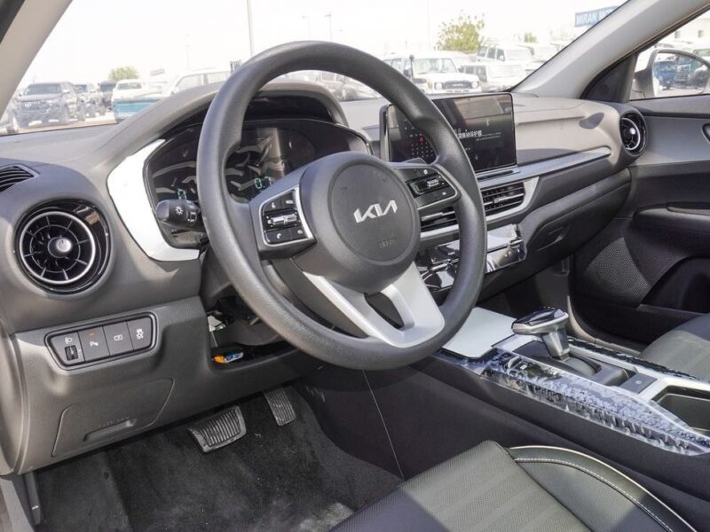 2024 Kia K3 Kia K3 Automatic 4 Cylinder Engine White Black