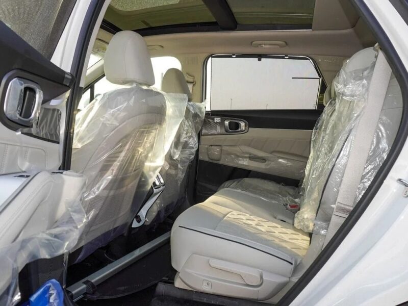 2025 Kia Sorento 3.5 litre V6 Engine White Beige GCC Specs