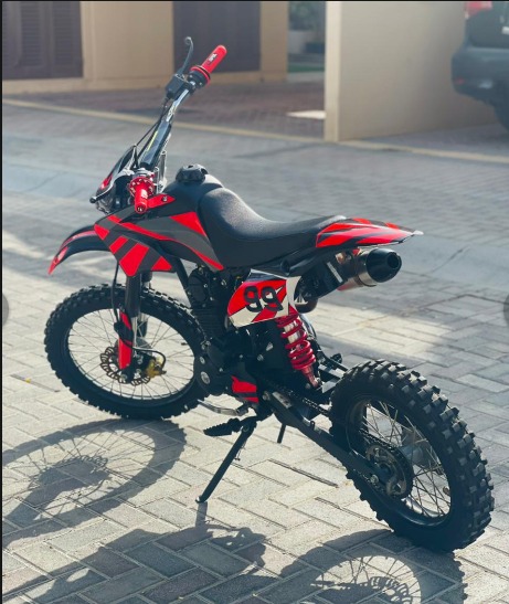 Dirt bike 200CC 4 Stroke Engine Single Cylinder Red