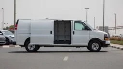 Heavy-Duty 2025 GMC Savana 2500 EXT Cargo 6.6L V8 GCC Spec White Grey