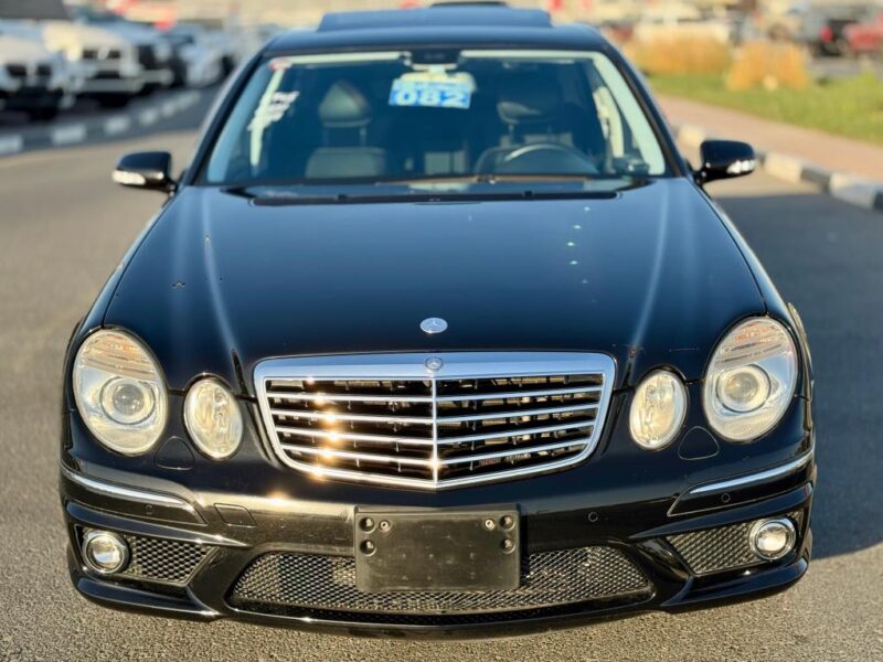 2008 Mercedes-Benz E 550 5.5-liter V8 Engine Petrol Black