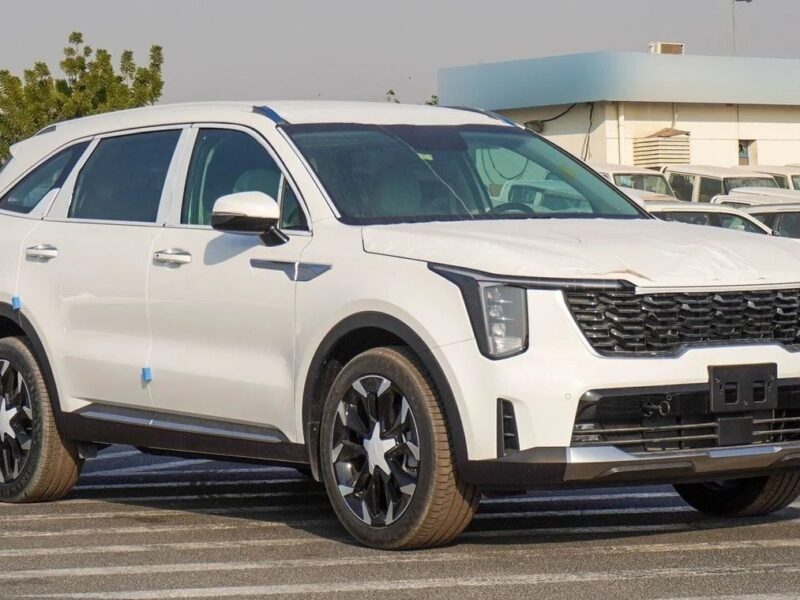 2025 Kia Sorento 3.5 litre V6 Engine White Beige GCC Specs