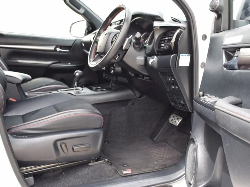 2023 Toyota Hilux GR Sport 2.8L GR Sport 2.4L Diesel White Black