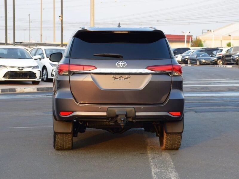 2017 Toyota Fortuner 2.8 litre 4 Cylinder Engine RHD Grey Brown