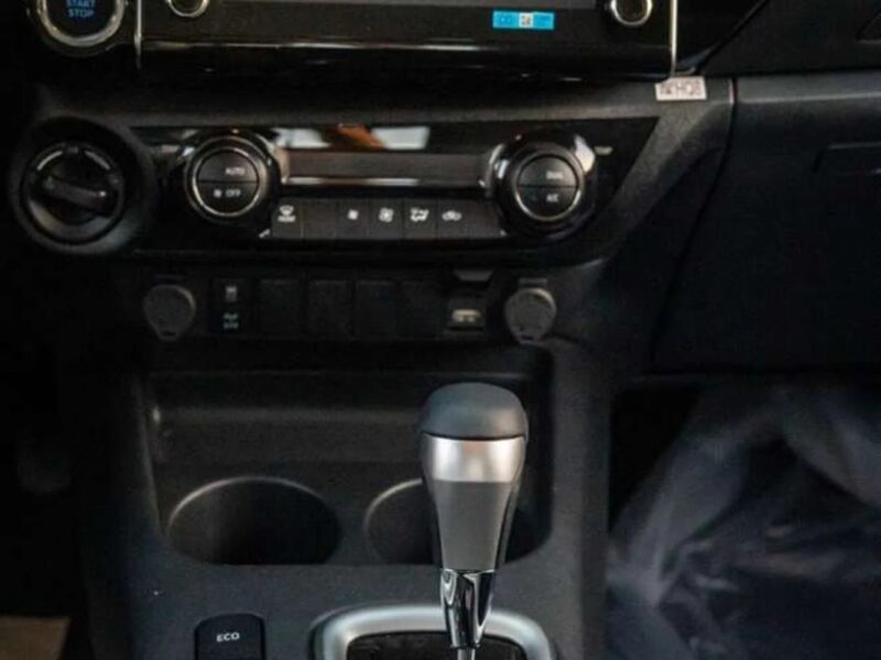 2025 Toyota Hilux SR5 2.4L DIESEL Jordan Specs White Burgundy