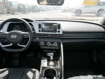 2024 Hyundai Elantra Hyundai Elantra 4 Cylinder Engine White Black