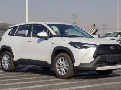 2024 Toyota Corolla Cross HEV Corolla Cross Hybrid White Black