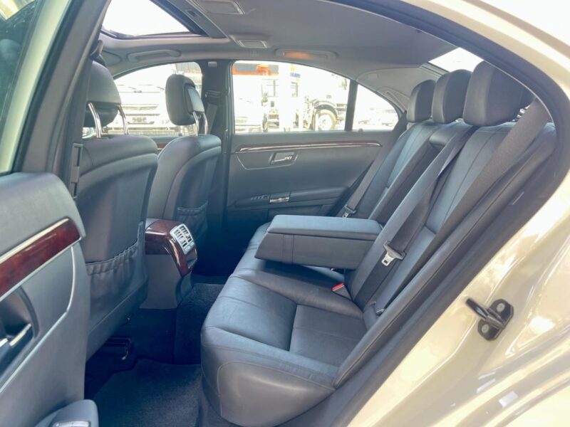 2008 Mercedes-Benz S 350 3.5 liters V6 Engine White Black