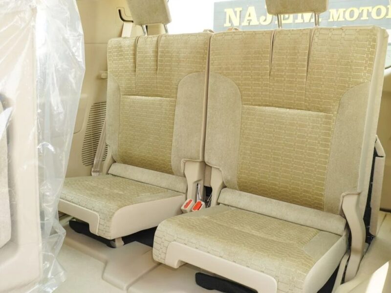 2025 Toyota Land Cruiser GXR 3.5L 6 Cylinder TWIN TURBO White Beige