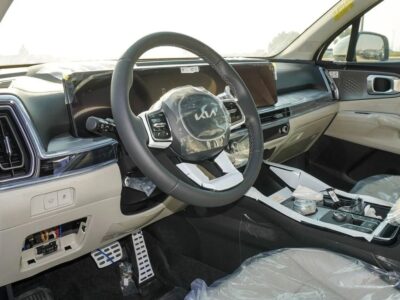 2025 Kia Sorento 3.5 litre V6 Engine White Beige GCC Specs