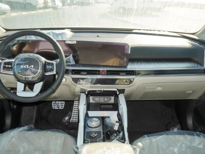 2025 Kia Sorento 3.5 litre V6 Engine White Beige GCC Specs