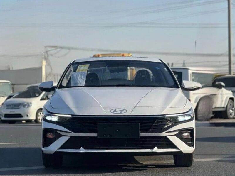 2025 Hyundai Elantra 2025 Hyundai Elantra 1.5L Full Options White Black