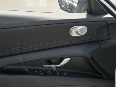 2024 Hyundai Elantra Hyundai Elantra 4 Cylinder Engine White Black