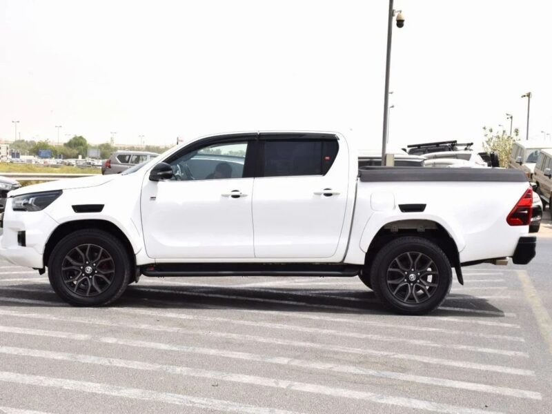 2023 Toyota Hilux GR Sport 2.8L GR Sport 2.4L Diesel White Black