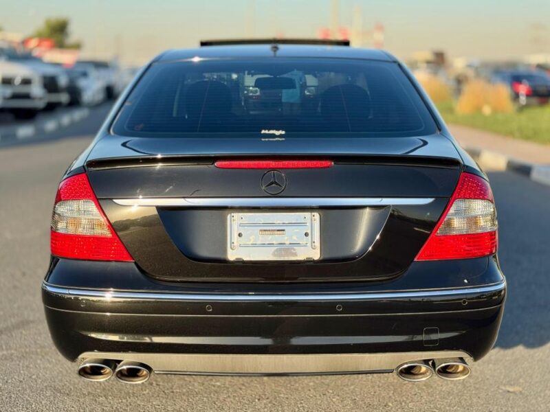 2008 Mercedes-Benz E 550 5.5-liter V8 Engine Petrol Black