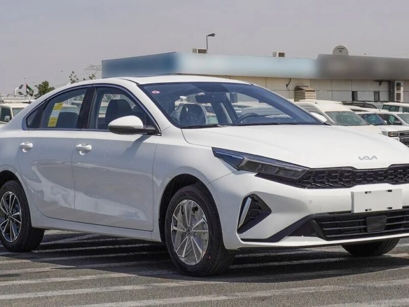 2024 Kia K3 Kia K3 Automatic 4 Cylinder Engine White Black