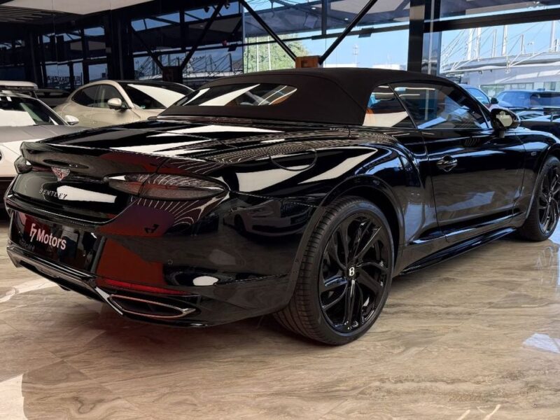 Bentley Continental GTC Bentley Continental GTC 2025 First Edition Black Orange