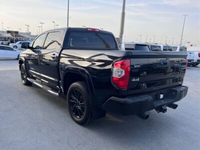 2017 Toyota Tundra Crewmax Limited 5.7 litre 8 Cylinder Engine Black Grey