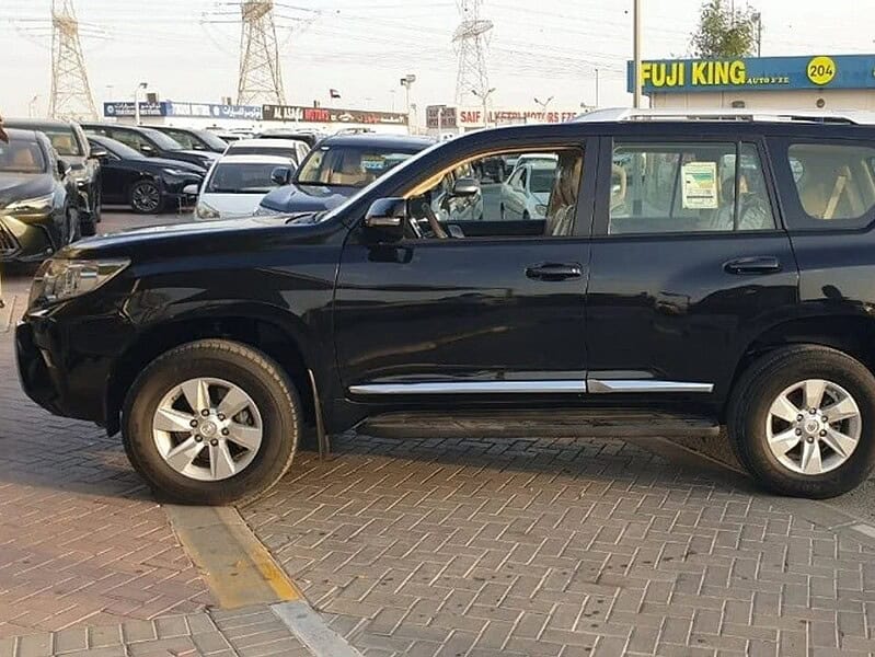 2023 Toyota Prado 2.7L 4WD PETROL Black Beige GCC Specs