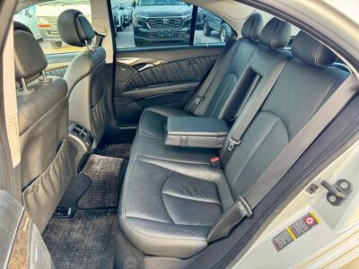 2007 Mercedes-Benz E 550 5.5-liter 8 cylinders Engine Silver Black