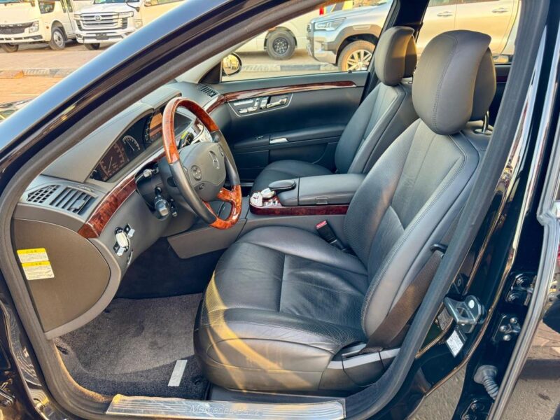 2007 Mercedes-Benz S 550 5.5-liter 8 Cylinder Engine Black
