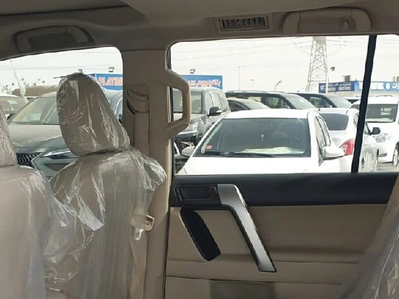 2021 Toyota Prado 2.7L 4WD PETROL FULL OPTION Black Beige