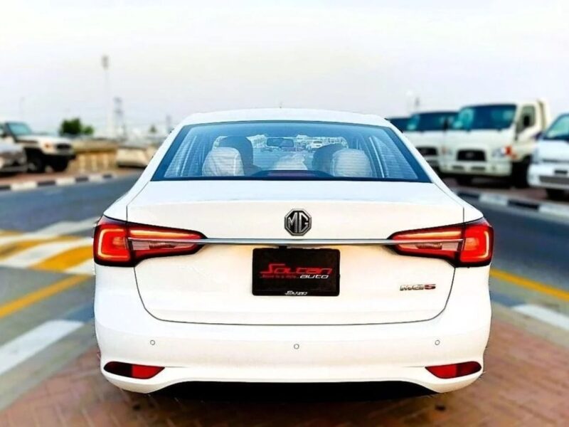 MG 5 MG 5 LUXURY 1.5L AT 2023 MODEL WHITE BEIGE COLOR
