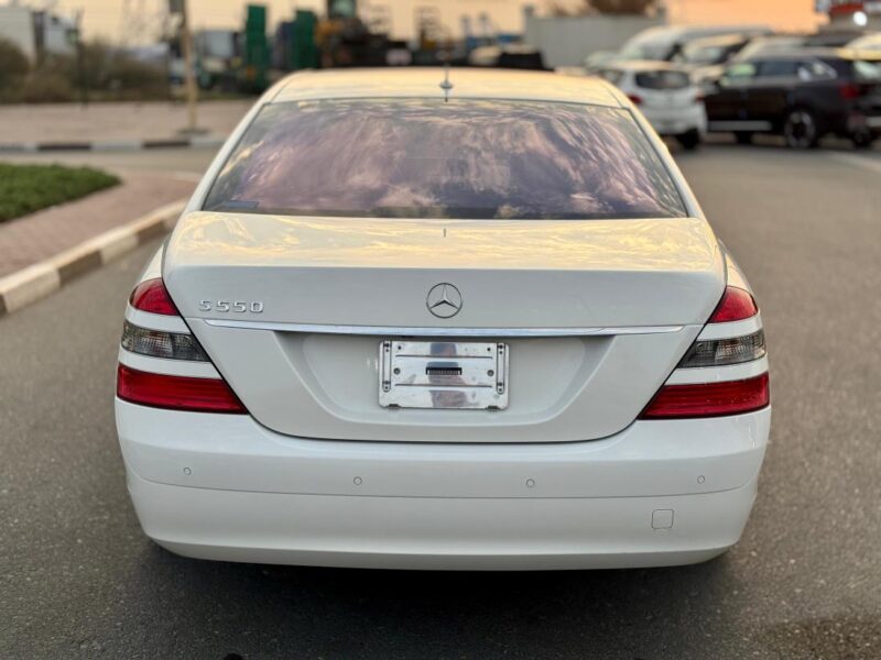 2007 Mercedes-Benz S 550 5.5-liter 8 Cylinder V8 Engine White Beige
