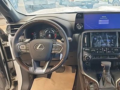 2024 Lexus LX 600 VIP EDITION 6 Cylinder Engine White Black