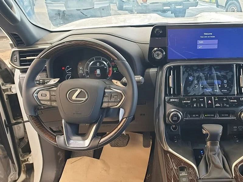 2024 Lexus LX 600 VIP EDITION 6 Cylinder Engine White Black