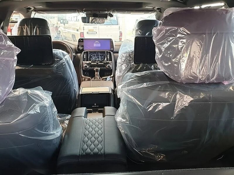 2024 Lexus LX 600 VIP EDITION 6 Cylinder Engine White Black