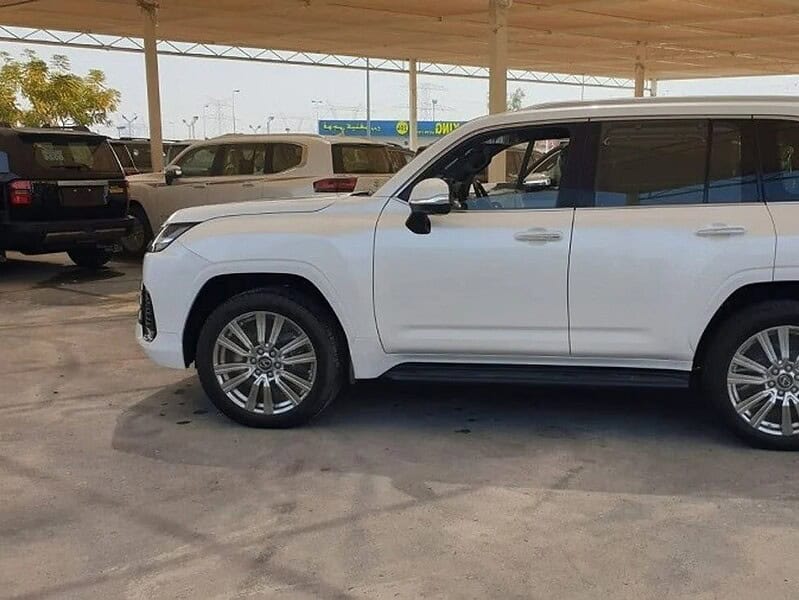 2024 Lexus LX 600 VIP EDITION 6 Cylinder Engine White Black