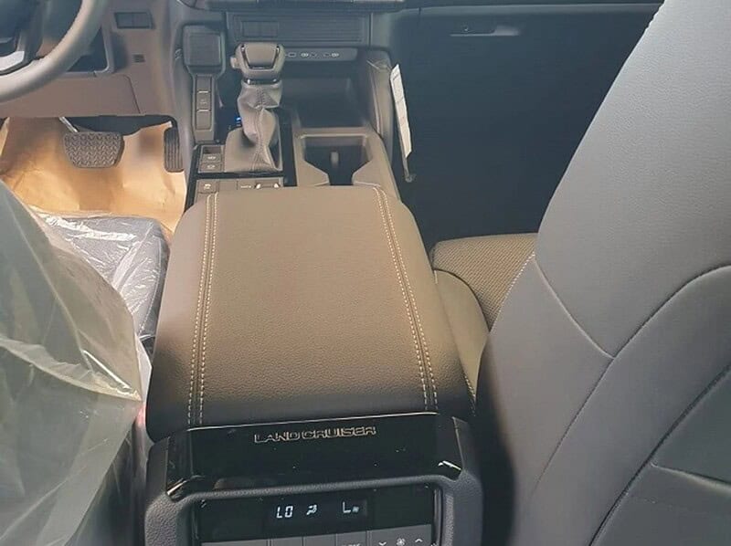 2024 Toyota Prado 2.7 litre 4 Cylinder Engine PETROL BLACK