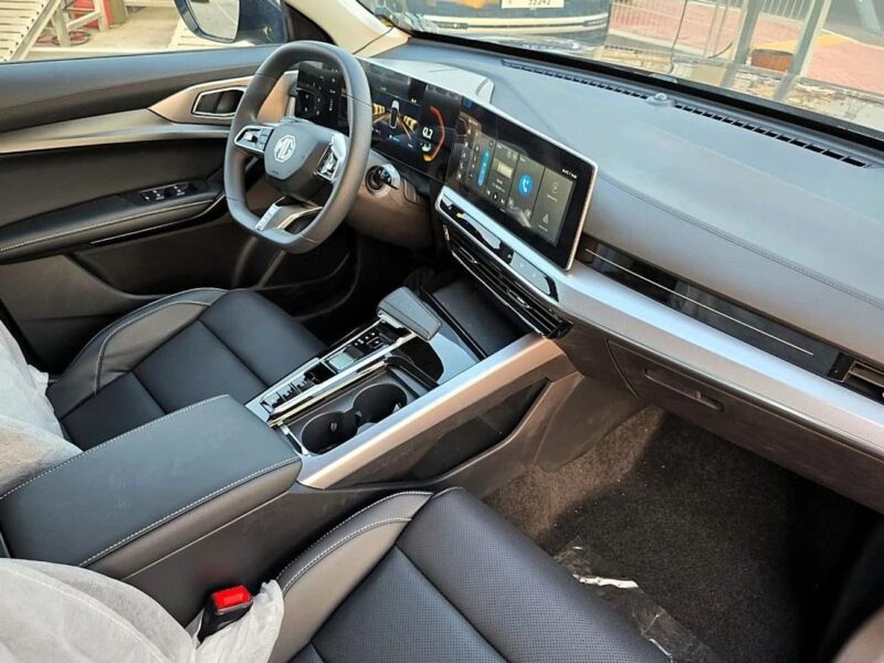 MG One MG One 1.5l COM SUV FWD Grey Black Color 2024