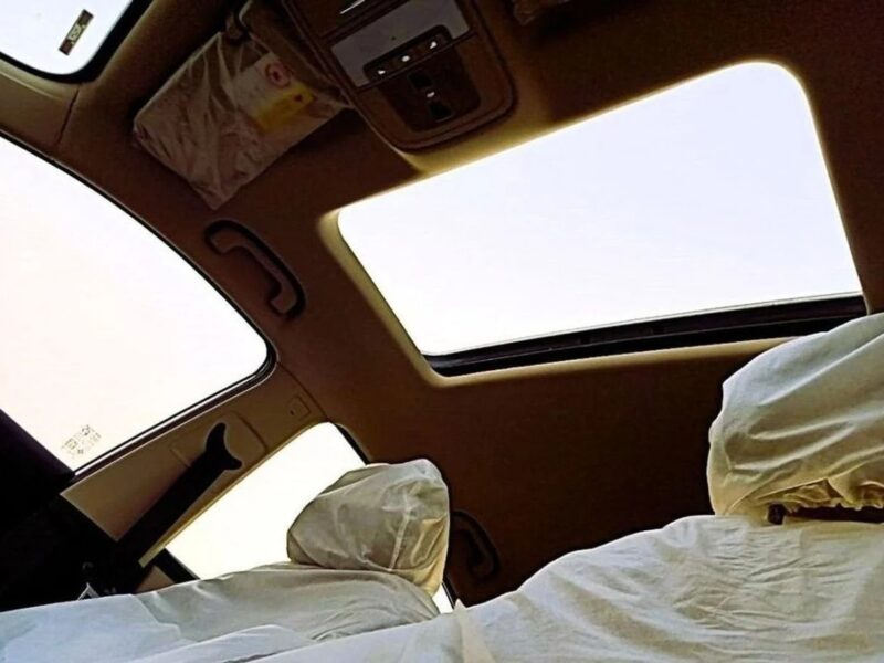 MG 5 MG 5 LUXURY 1.5L AT 2023 MODEL WHITE BEIGE COLOR