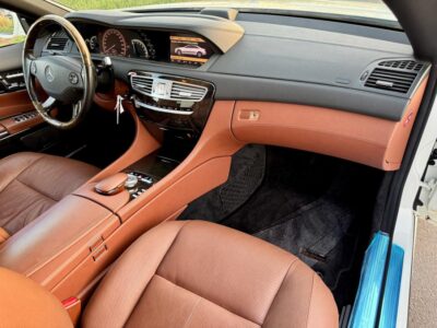 2007 Mercedes-Benz CL 550 5.5-liter V8 engine White Tan