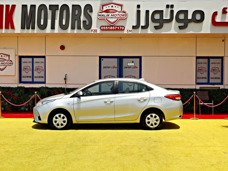 2022 Toyota Yaris S 1.5L ENGINE Clean Title Perfect Condition Silver Beige