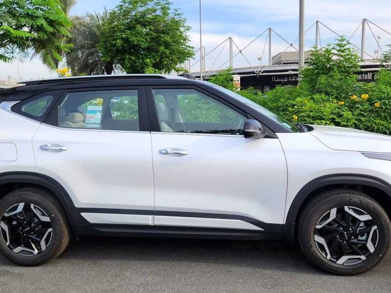 2025 Kia Seltos Other Kia Seltos 4 Cylinder Engine Full option GCC White Black