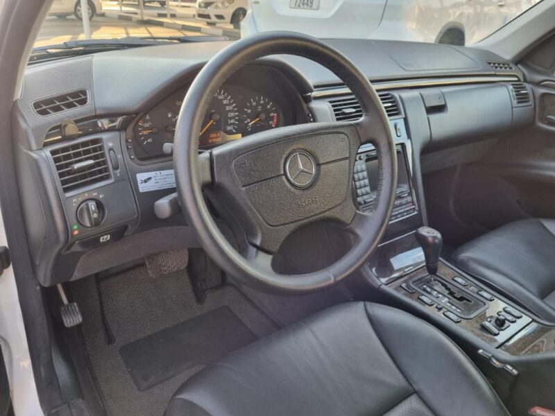 2000 Mercedes-Benz E 320 3.2 liters 6 Cylinders Engine White Grey