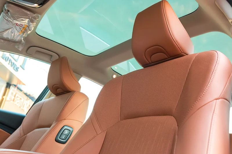 2024 Toyota Camry GLX Hybrid Sedan White Tan