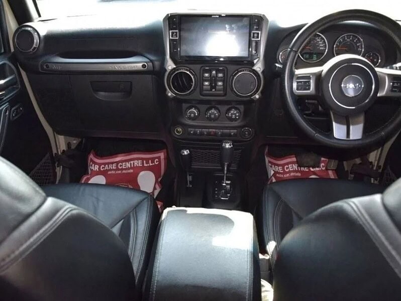 2018 Jeep Wrangler 3.6 litre 6 Cylinder Engine Petrol Beige Black