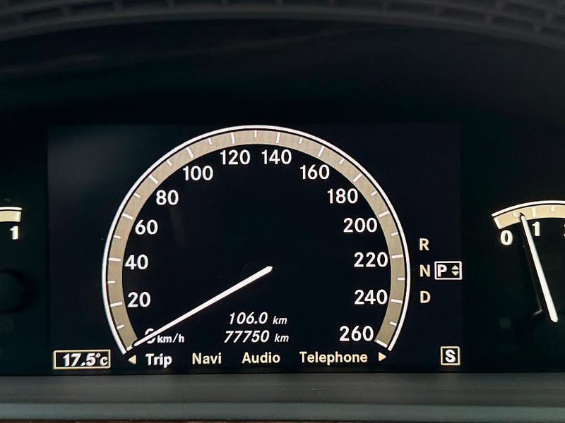 2006 Mercedes-Benz S 550 5.5 Liters 8 Cylinders V8 Engine Black