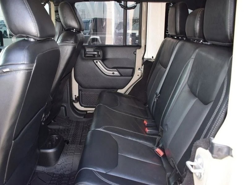 2018 Jeep Wrangler 3.6 litre 6 Cylinder Engine Petrol Beige Black