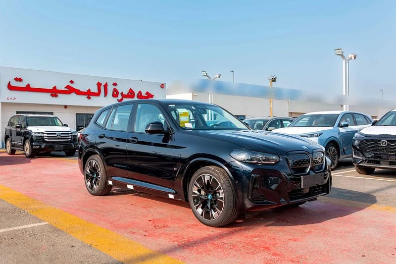 2025 BMW iX3 MSport Electric 80 - 90 kWh 450 - 550 KM Black Red