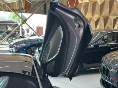 2023 McLaren Artura V6 3.0 Twin Electrically Actuated Turbochargers Silver White