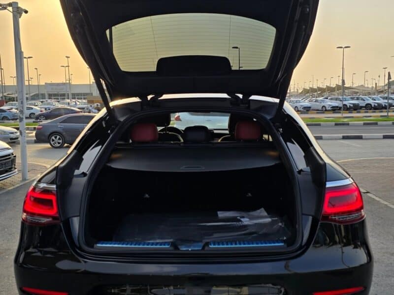 2021 Mercedes-Benz GLC 200 2.0-litre turbocharged4 Engine Black Red