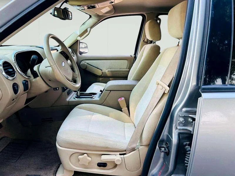 2008 Ford Explorer XLT Ford Explorer XLT Neat and Clean Car Gold Beige