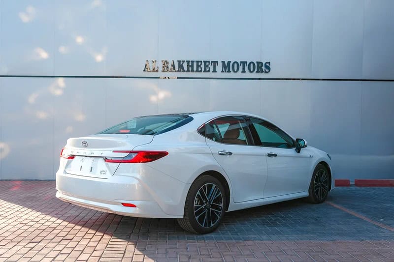 2024 Toyota Camry GLX Hybrid Sedan White Tan