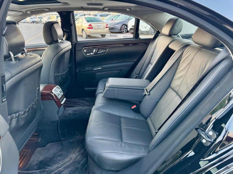 2006 Mercedes-Benz S 550 5.5 Liters 8 Cylinders V8 Engine Black