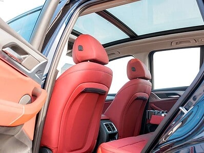 2025 BMW iX3 MSport Electric 80 - 90 kWh 450 - 550 KM Black Red